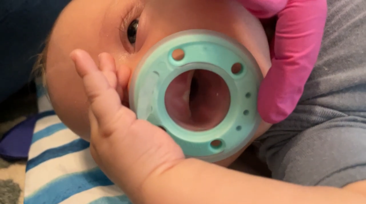 TIPS FOR INTRODUCING THE NINNI PACIFIER TO YOUR BABY Progress Through Play